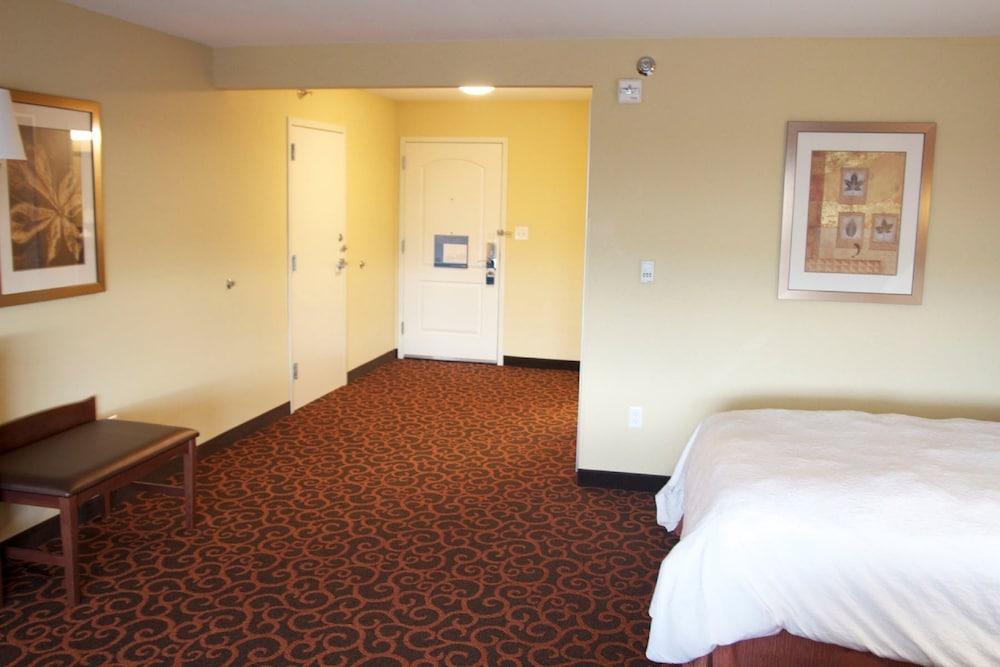 Hampton Inn & Suites Watertown Exterior foto